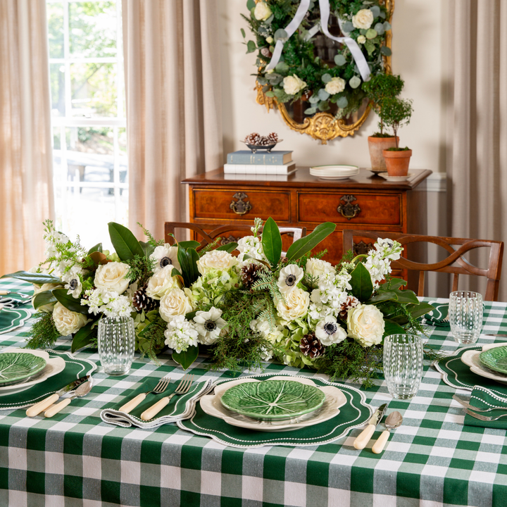 Green_gingham_tablecloth_with_